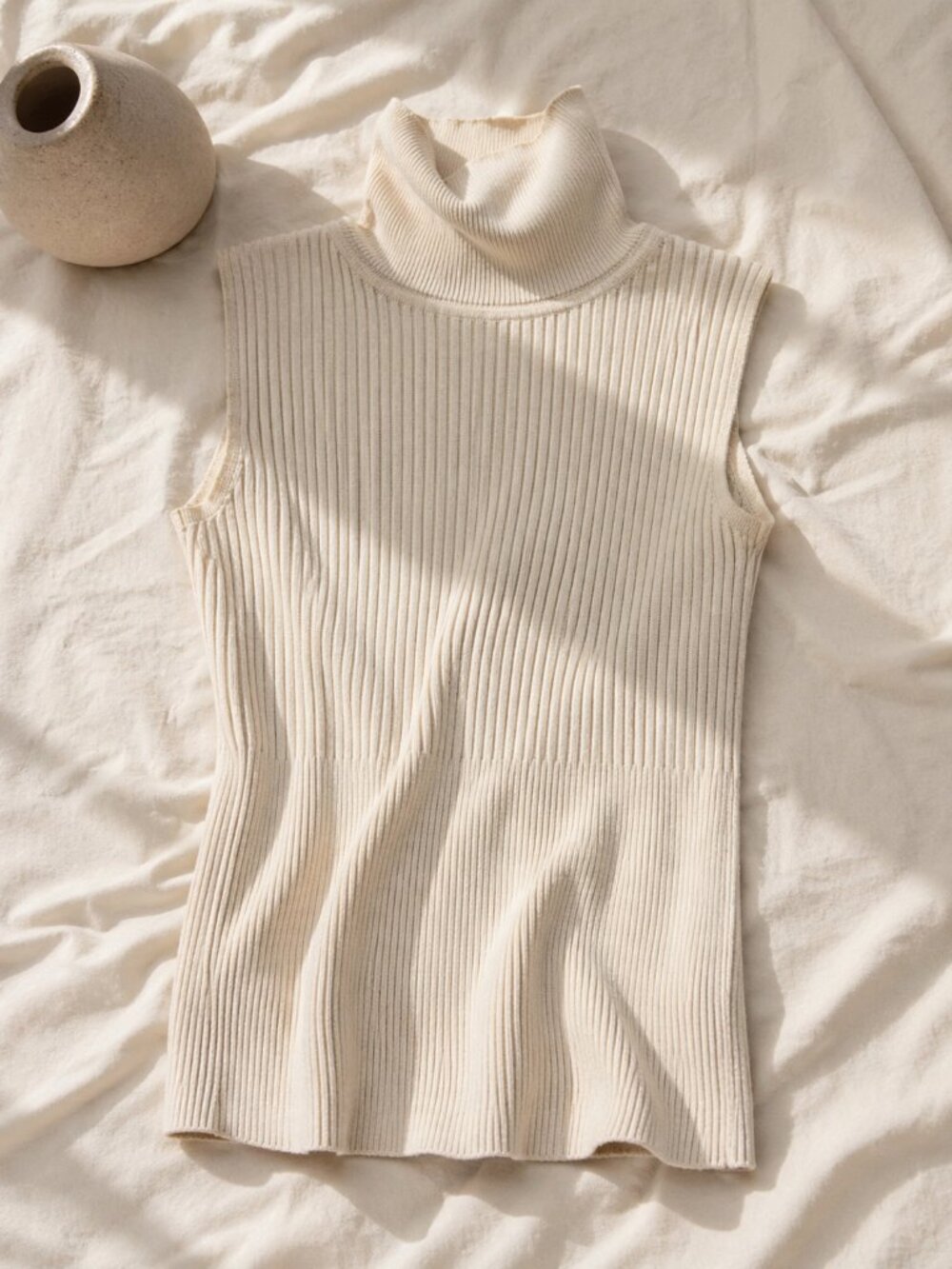 Max Studio Ribbed Sleeveless Turtleneck Cream Knit Top NWT Minimal Chic Medium